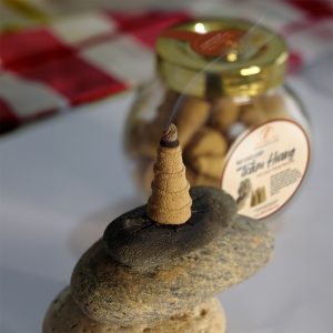 Trầm Hương Cao Cấp Thơm Tự Nhiên - Không Hóa Chất | Trầm Hương TVP